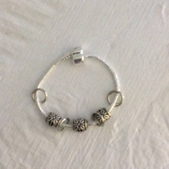 Elegant Silver Color Charm Bracelet. NWOT - Picture 1 of 3